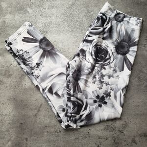 JUSTICE BLACK WHITE GREY FLOWER PRINT STRETCH LEGGINGS SIZE 12